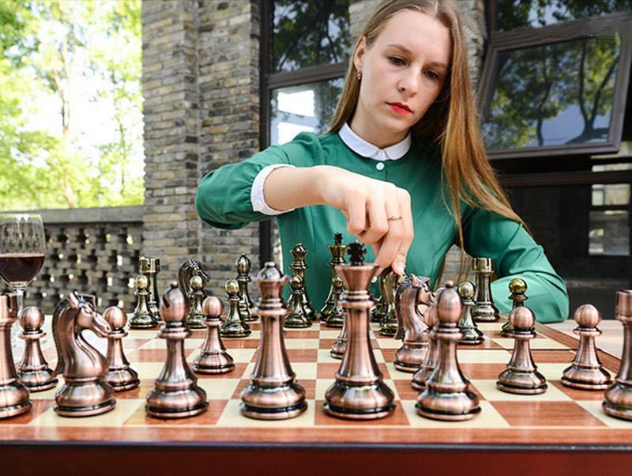 Chess deluxe gift box metal bronze folding board game chess gifts - American Smart