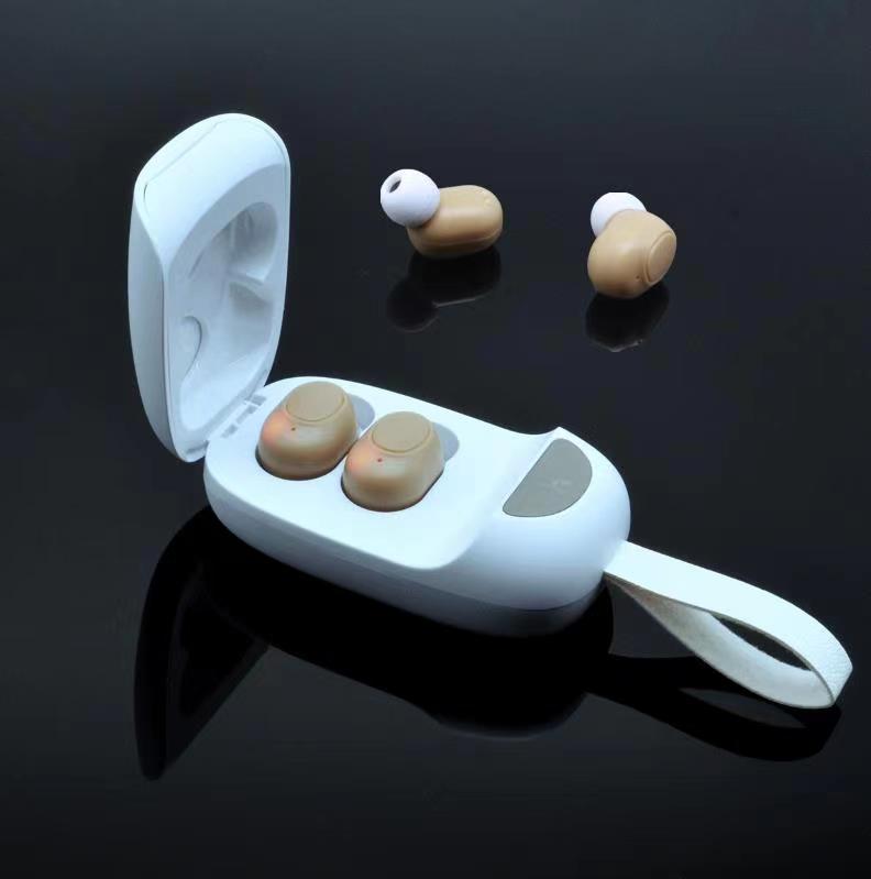 American Smart EP hearing aid sound amplifier with magnetic clasp and digital display, high-quality audio collector.