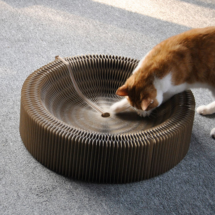 Eprolo creative accordion cat scratching board with corrugated paper for claw grinding and pet decompression.