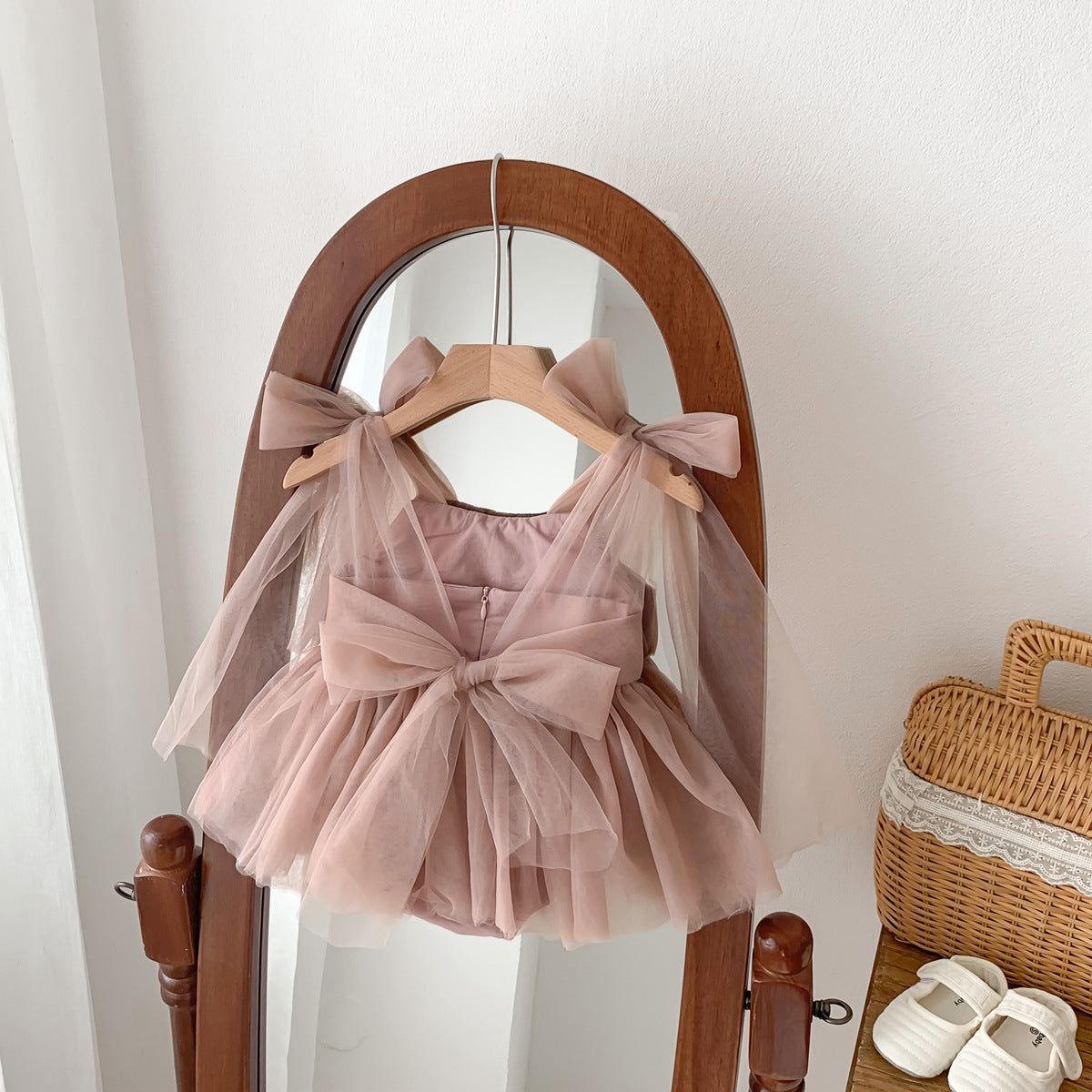 Eprolo baby and children's summer and autumn skirt set for girls, includes a skirt and top in light, breathable fabric.