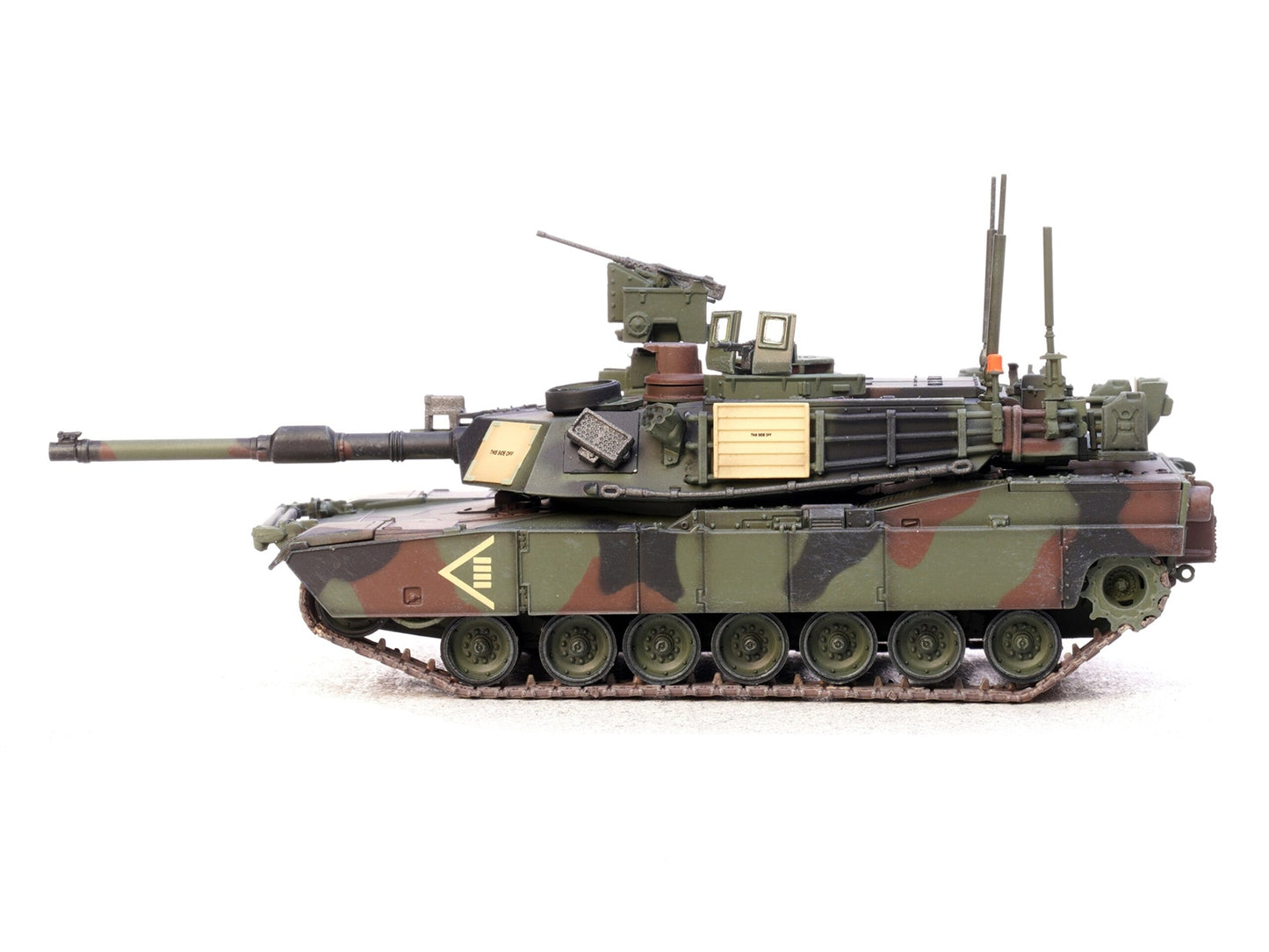 American Smart 1/72 diecast model of General Dynamics M1A2 SEP V2 Abrams tank with 2nd Battalion 5th Cavalry markings, detailed military replica