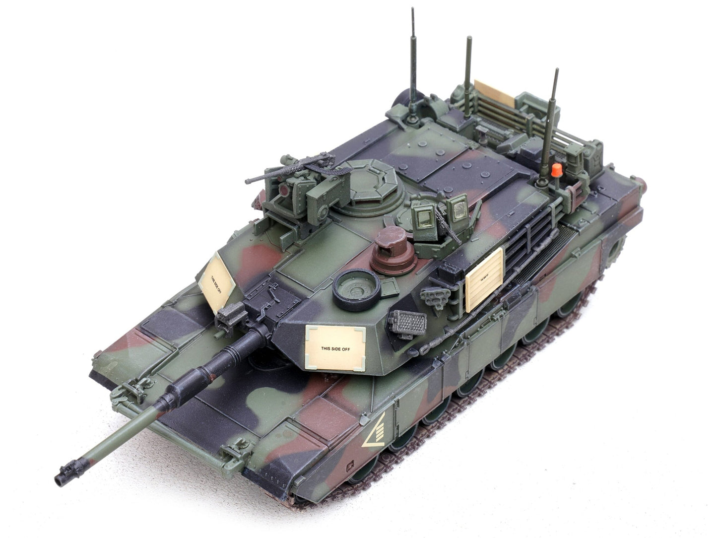 American Smart 1/72 diecast model of General Dynamics M1A2 SEP V2 Abrams Tank with 2nd Battalion 5th Cavalry markings, United States Army.