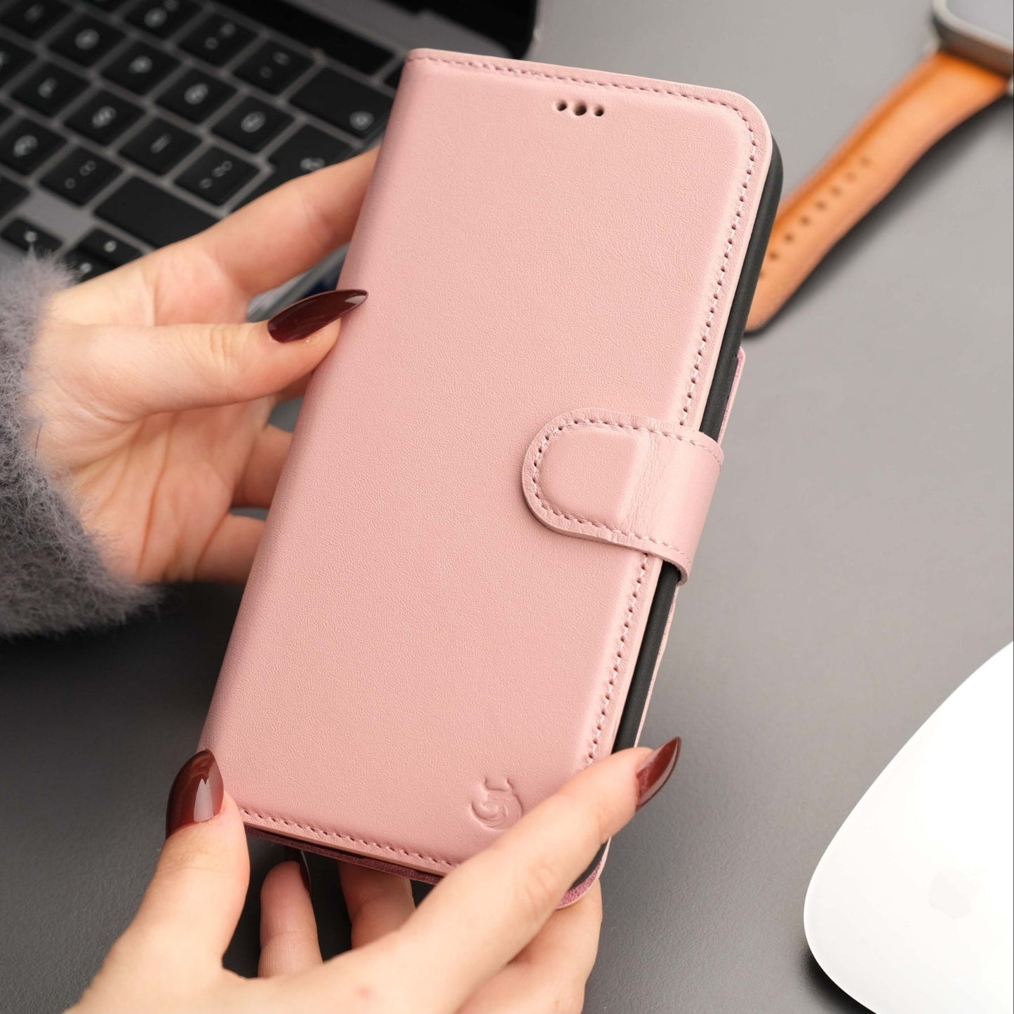 Casper Leather iPhone 14 Plus Wallet Case | MagSafe