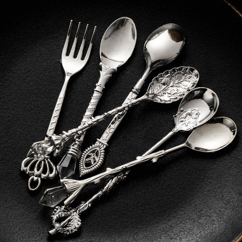 vintage-dessert-royal-style-cutlery-set