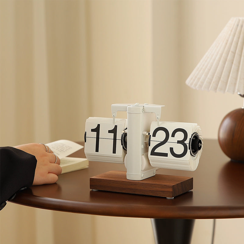 Eprolo retro flip digital clock with battery power, mechanical design, ideal for home and office decor, showing time display.