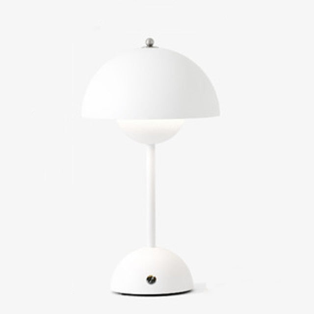 the-mangata-retro-table-lamp