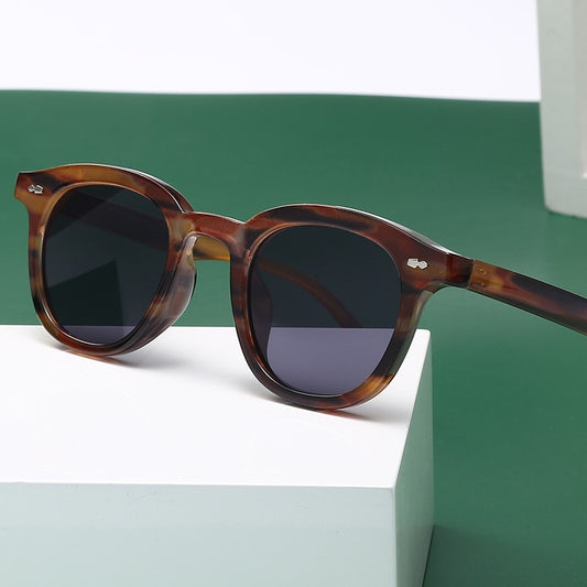 Round Vintage Sunglasses Woman Brand Designer Retro Rivet Sun Glasses Female Fashion Black Mirror Small Frame Oculos De Sol