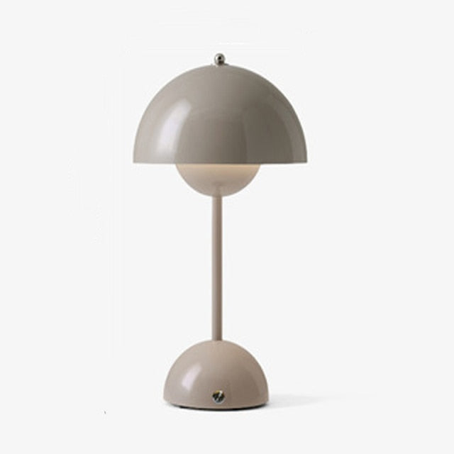 the-mangata-retro-table-lamp