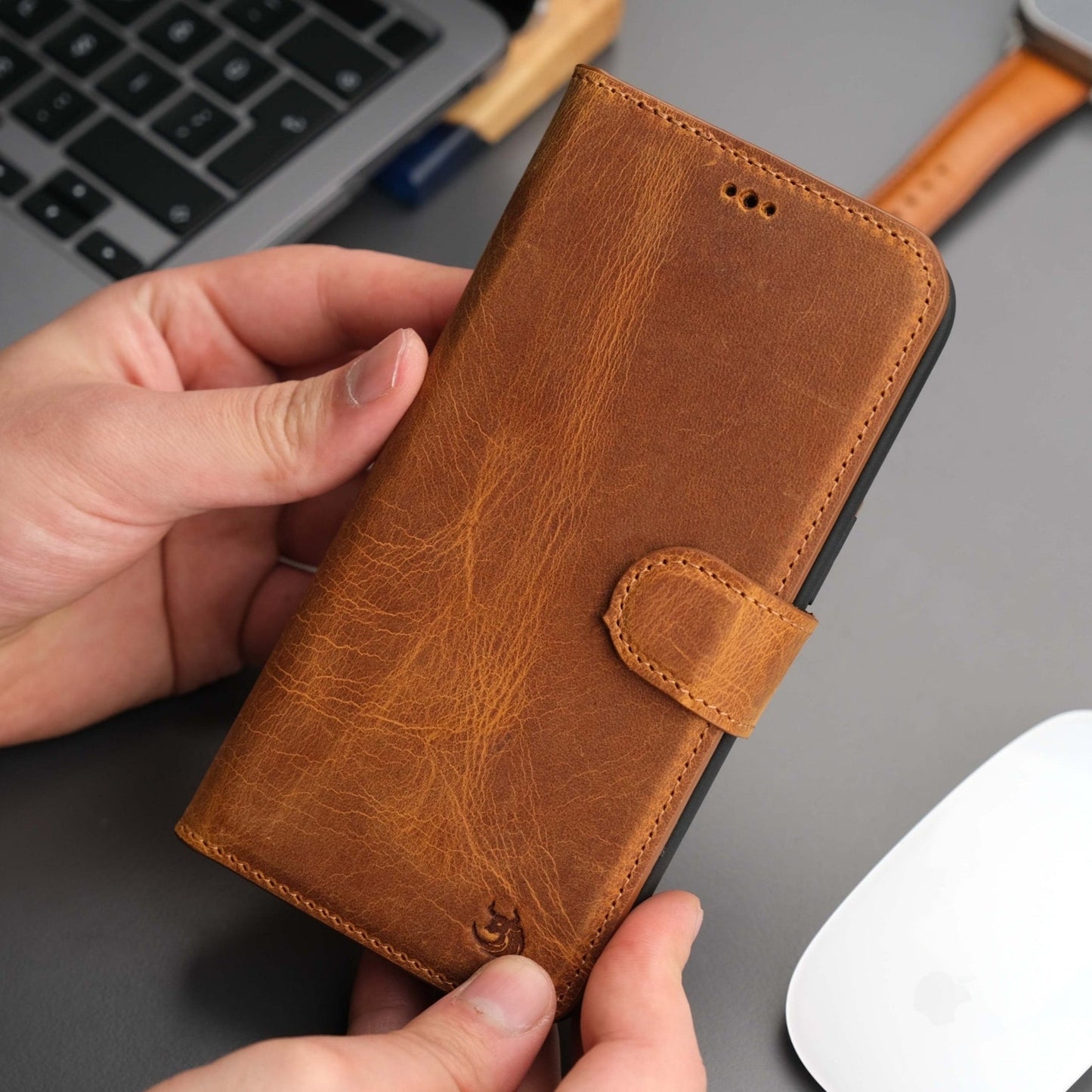 Casper Leather iPhone 15 Plus Wallet Case | Detachable MagSafe Compatible RFID Protection
