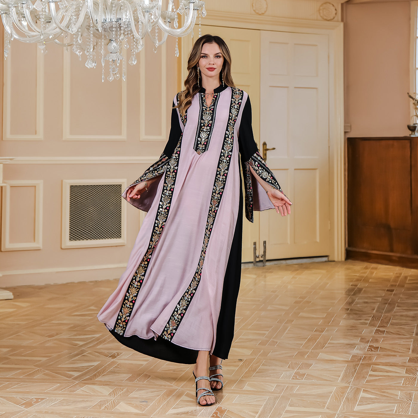 Muslim Dress Middle Eastern Clothing Embroidered Long Robe with Patchwork