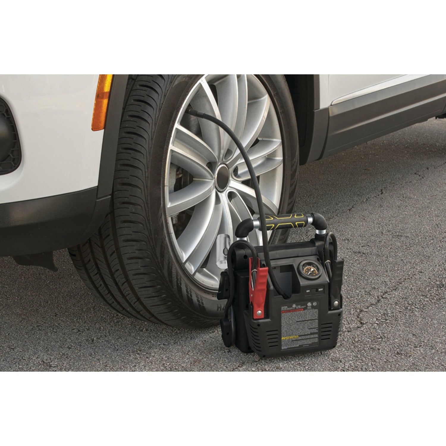 STANLEY J5C09 500-Amp 12-Volt Rechargeable Jump Starter and Air Compressor, J5C09 - American Smart