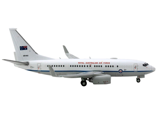 Boeing 737-700 aircraft model by GeminiJets in white with blue stripes, Royal Australian Air Force A36-002, 1/400 diecast plane