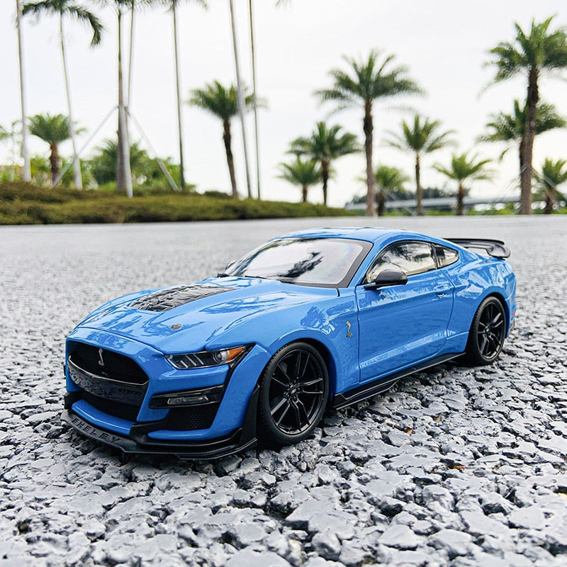 maisto-1-18-2020-new-ford-shelby-gt500-alloy-retro-car-model-classic-car-model-car-decoration-collection-gift