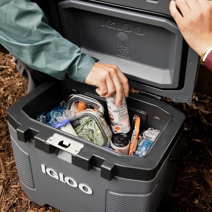 American Smart Igloo Trailmate cooler with insulated hard shell design, featuring sturdy handles and secure lid for outdoor cooling.