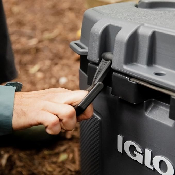 American Smart Igloo Trailmate cooler with insulated hard shell ice chest, sturdy handle, and secure lid for outdoor cooling.