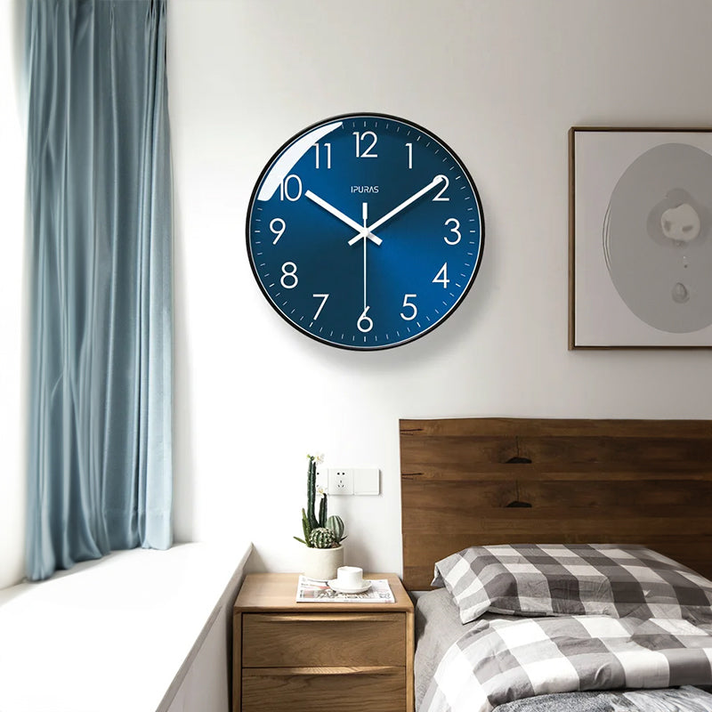 Modern American Smart 10/12-inch wall clock with silent quartz movement, ideal for living room decor.