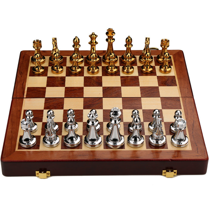 High-end metal chess pieces and wooden chessboard from American Smart EP, perfect for international chess games and elegant gift boxes.