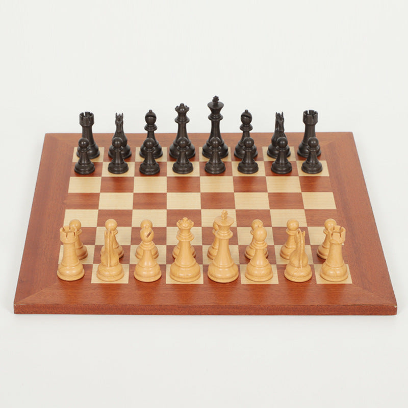 Luxury American Smart EP international chess set featuring a heavy woodgrain wooden chess board and classic Western chess pieces.