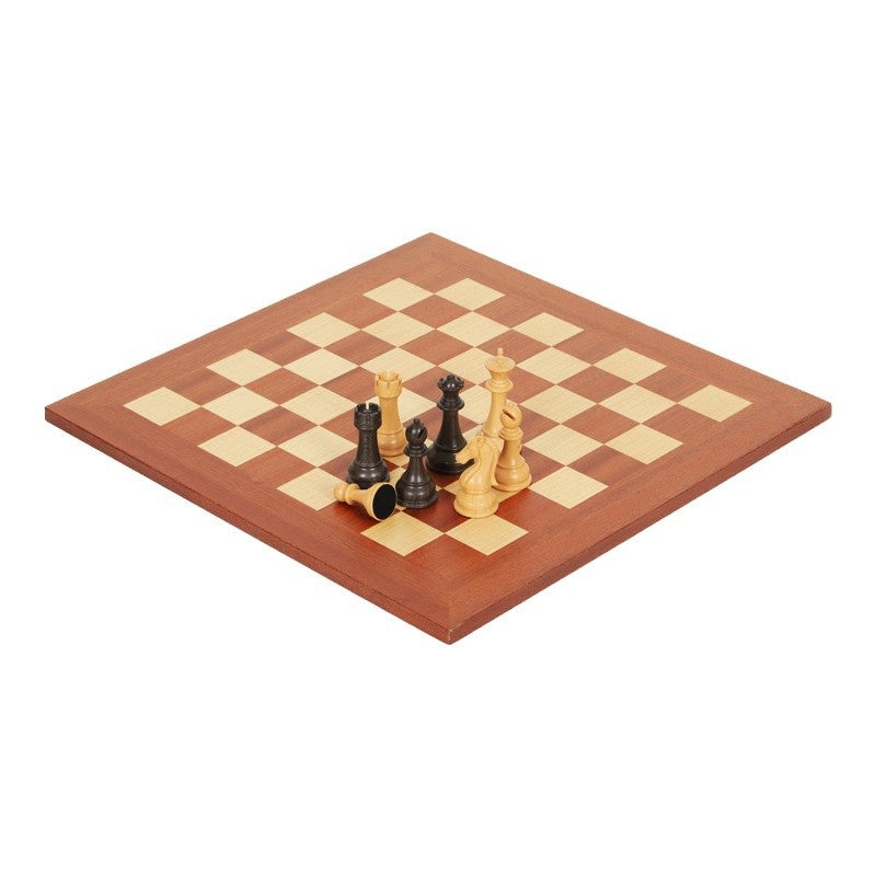 Luxury American Smart EP wooden chess set with heavy woodgrain chessboard and classical chess pieces for Western adult chess games.