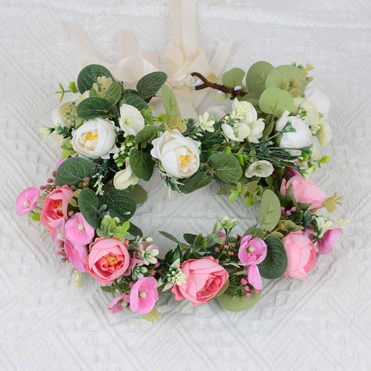 European and American style bride with floral hair garlands and hairbands, wearing a wedding dress for photography and travel photos.