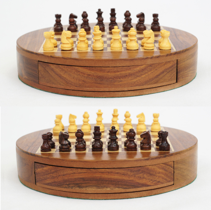 Magnetic wooden chess set with carved chess pieces and a foldable board, manufactured by American Smart - EP.