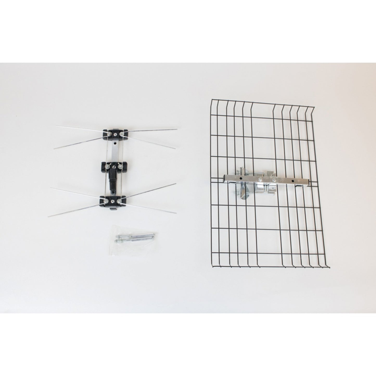 American Smart Eagle Aspen DTV2BUHF 2-Bay UHF outdoor antenna with multiple elements and weather-resistant design for TV signal reception.