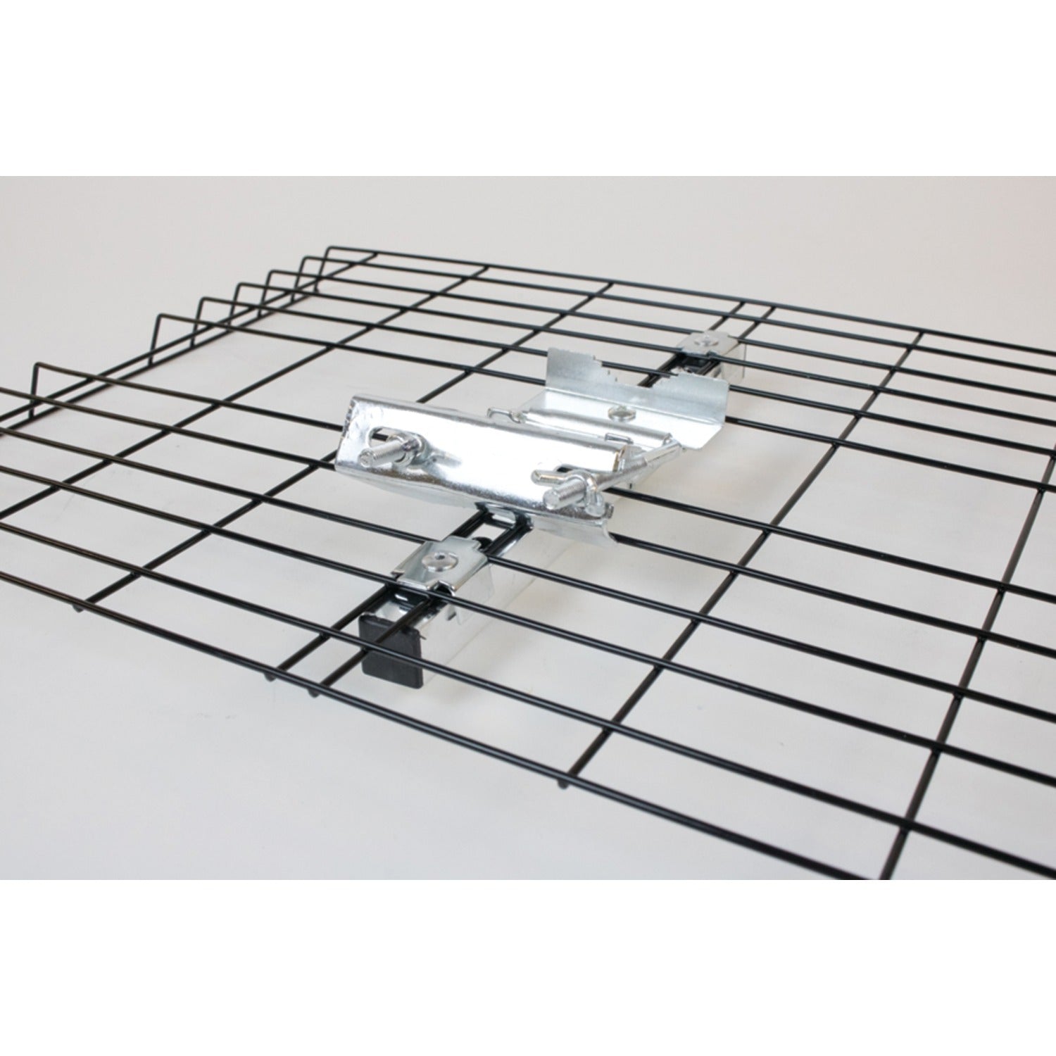 American Smart Eagle Aspen DTV2BUHF 2-Bay UHF outdoor TV antenna mounted outdoors for clear UHF signal reception.