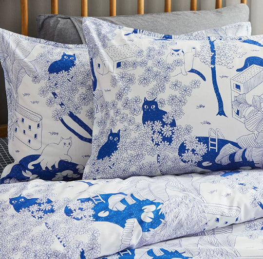 American Smart Cat pattern bedding set with blue print, 100% cotton soft bed sheets and duvet covers, Chinese-style design.