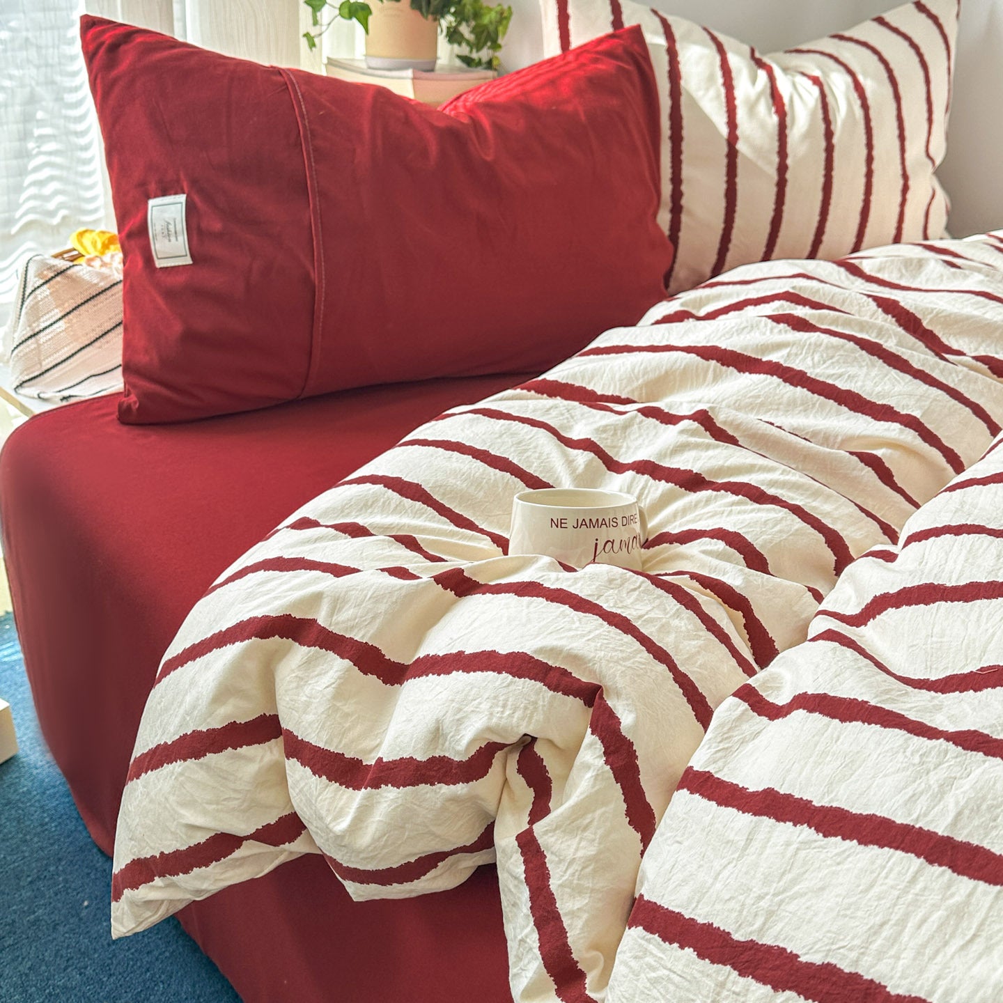 Red heart and stripe patterned washed cotton bedding set with four pieces in 180x220cm size, from American Smart WB.