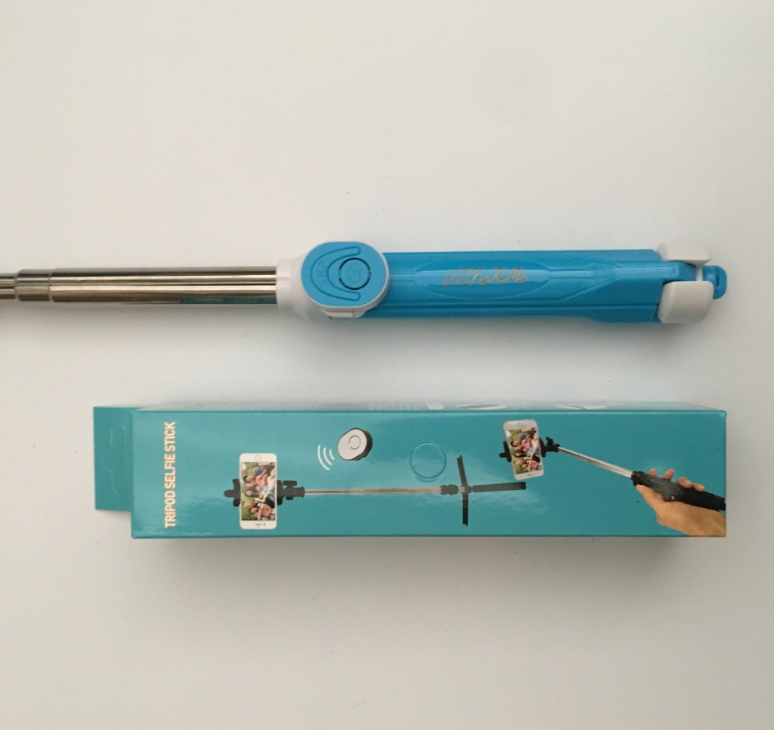 Stainless steel telescopic Bluetooth selfie stick for cameras and smartphones, with adjustable length and ergonomic handle.