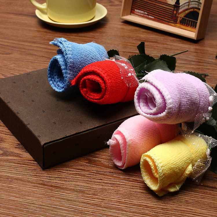 American Smart microfiber hand towel with rose flower design, ideal for water absorption, perfect for festivals, Valentine’s, or weddings.
