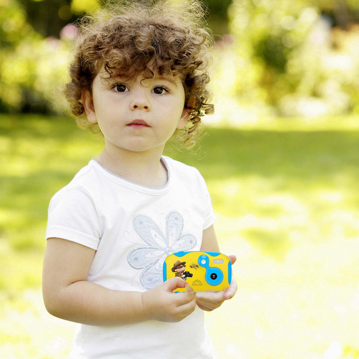 American Smart So Smart Lilliput toy camera for kids, colorful plastic toy with buttons and lens for imaginative play.