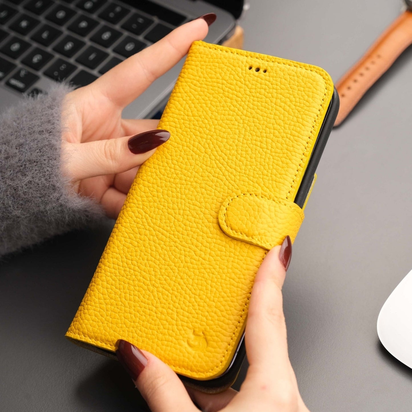 Casper Leather iPhone 14 Pro Wallet Case | MagSafe