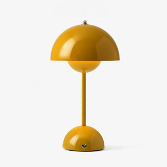 the-mangata-retro-table-lamp
