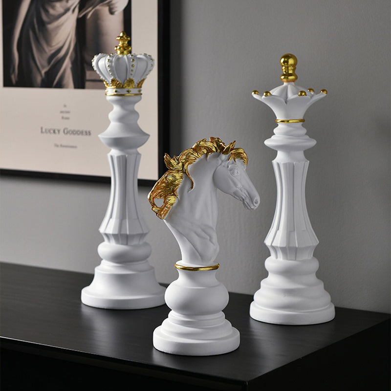 Eprolo chess resin ornaments featuring kings, queens, warhorses, and chessboard design for elegant home decor.