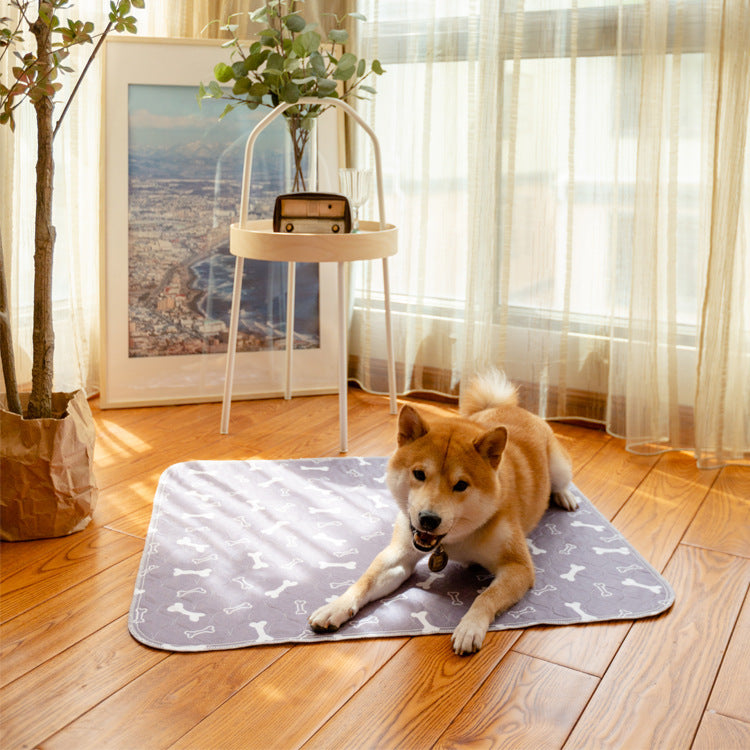 Eprolo reusable pet bed mat with waterproof, non-slip, stain-resistant surface, suitable for dogs and cats.