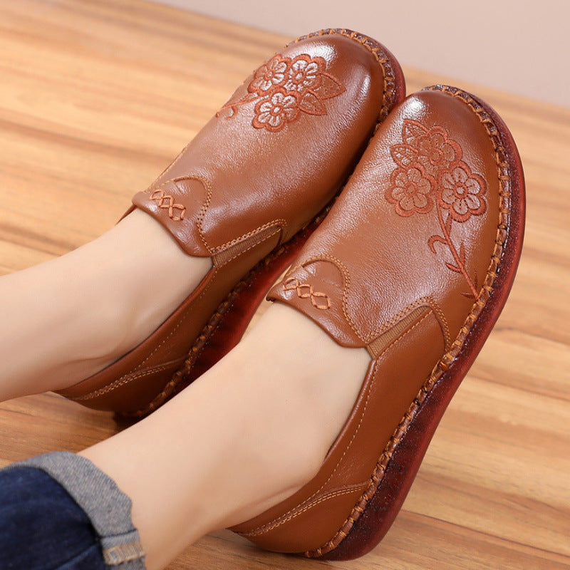 Women’s genuine leather flat shoes with soft soles and non-slip soles by eprolo, showcasing a stylish and comfortable design.