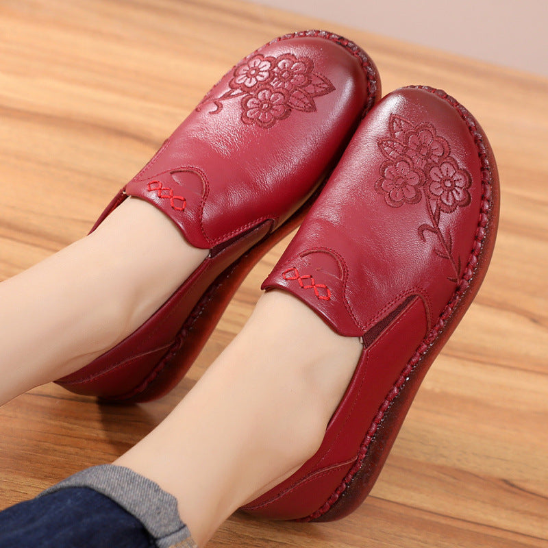 Eprolo women's genuine leather soft sole flat shoes with non-slip soles, featuring a sleek design and comfortable fit.