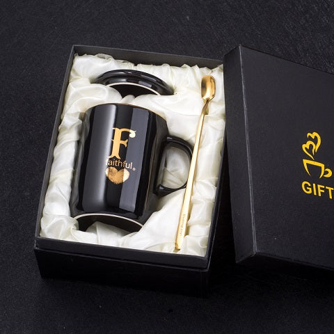 Eprolo 400ml black ceramic coffee mug with gold finger printing, gold handle, lid, and spoon for hot beverages