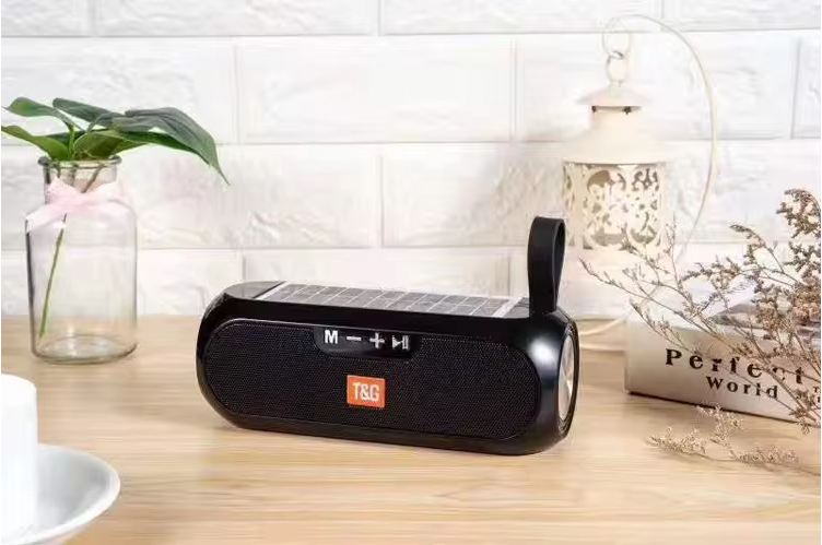 Portable eprolo home theatre and karaoke player with mobile phone and computer connectivity, ideal for outdoor parties.