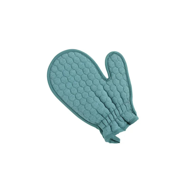 Set of four Northern women bath towels with exfoliating bath accessory for a spa-like shower experience, by eprolo.