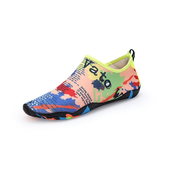 Eprolo outdoor lovers beach shoes for women and men, lightweight summer shoes ideal for outdoor activities and beach walks.