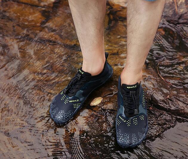 Eprolo men's summer water shoes and beach sandals with quick-dry fabric, ideal for river, sea, diving, and swimming activities.