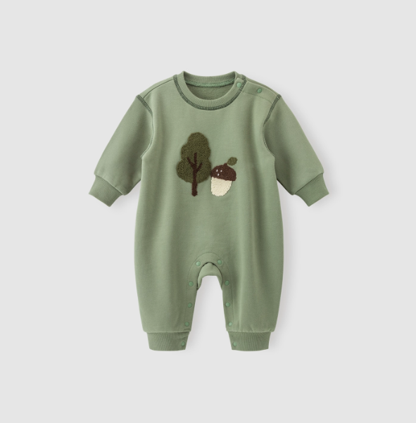 Eprolo fleece jumpsuit for babies, featuring a cozy, warm design suitable for boys and girls, perfect for outdoor climbing and play.