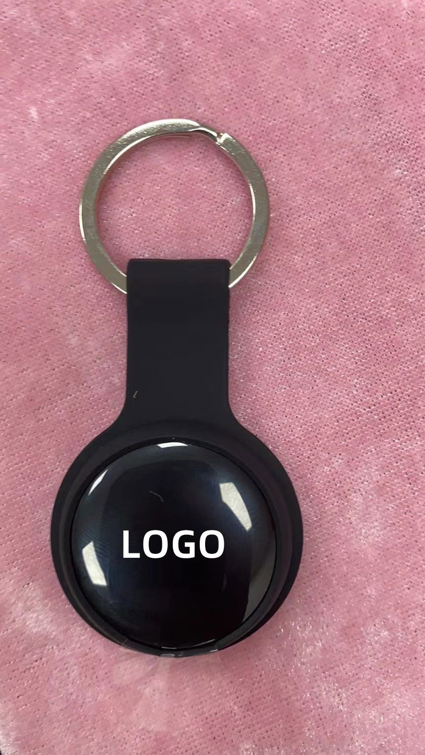 eprolo Pet Loss Preventer GPS Airtag tracker attached to a cat collar for intelligent pet loss prevention and location tracking.