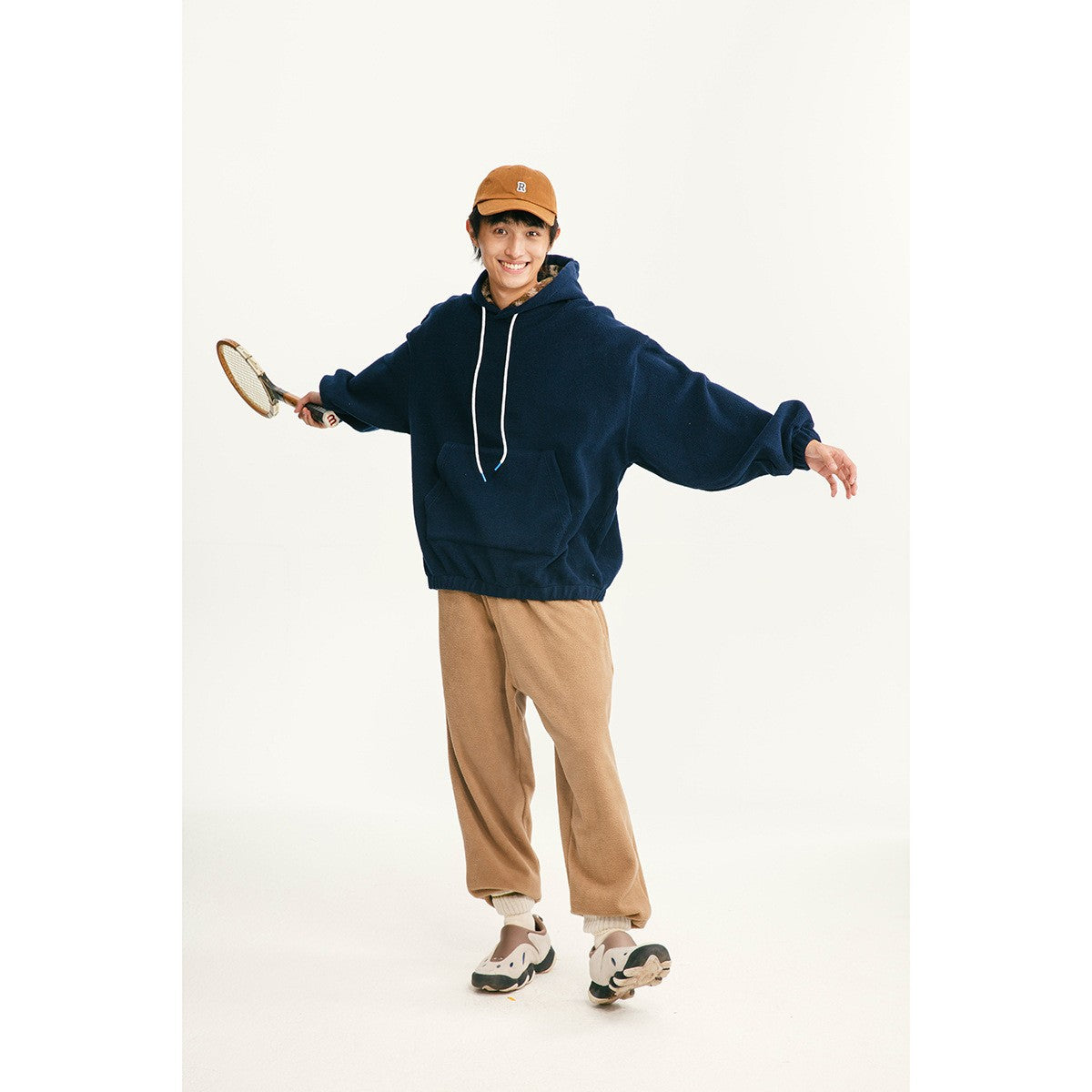 Casual mountain-style eprolo hoodie outwear with lining, featuring a pullover design and cozy, warm fabric for outdoor wear.