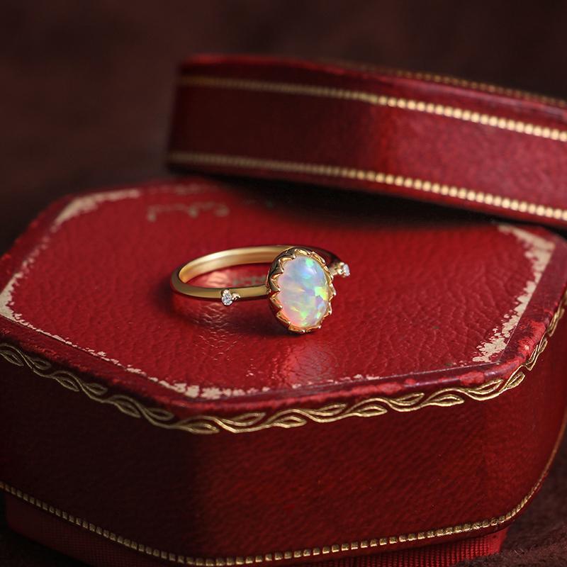 Gold-plated retro imitation opal ring for women featuring a vintage-inspired design, showcasing vibrant opal colors and elegant craftsmanship
