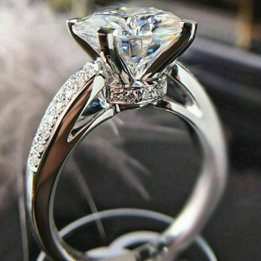 Korean light luxury fashion four-claw flower bud diamond ring by eprolo, featuring simulated diamonds for engagement or proposal.