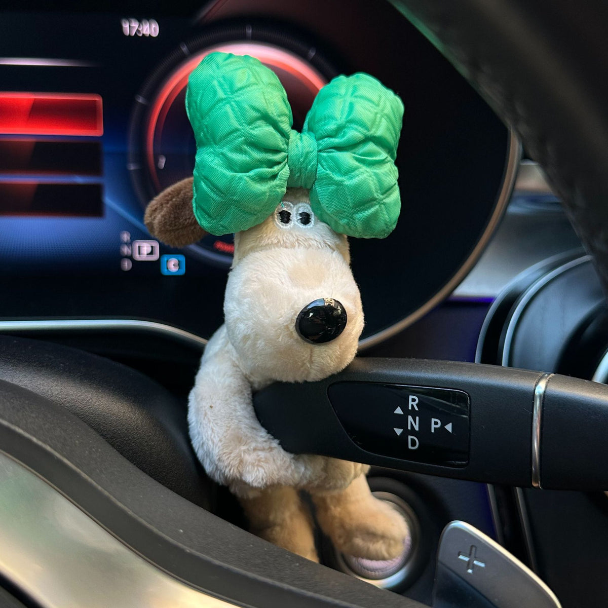 Car small ornaments cute head dog plush doll sentimental car interior decoration supplies - American Smart