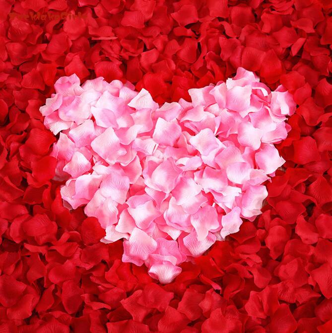 Artificial rose petal wedding party accessories by eprolo, soft pink fake petals for marriage and Valentine decorations.